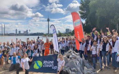 RhineCleanUp in Düsseldorf – 3000 Müllsammler räumen am Rhein auf